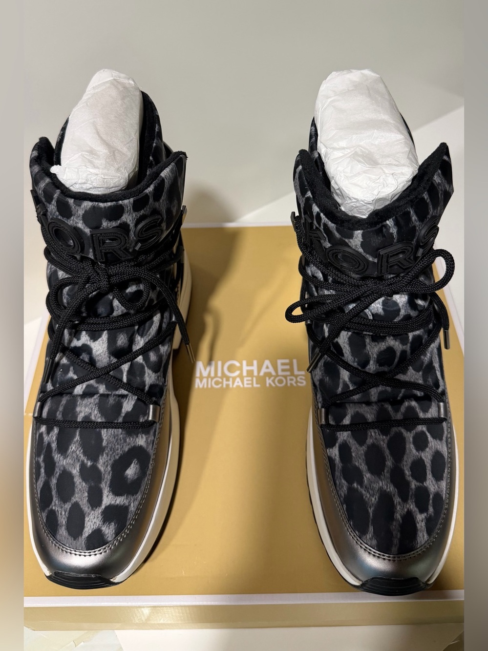 NWT Michael Kors Cassia Bootie Snow Boots Gunmetal Animal Print Size 9